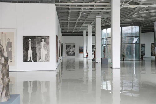 藝術與商業(yè)的交融 百年江蘇美術精品創(chuàng)作工程作品展張家港站啟幕，聯動建筑裝飾材料銷售新風尚